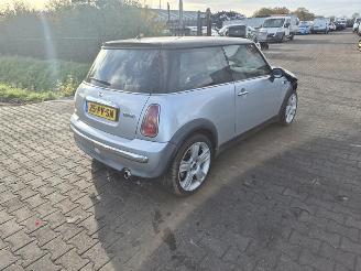 disassembly passenger cars Mini Cooper 1.6 16v 2001/12