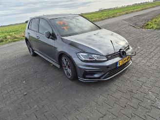 Volkswagen Golf 1.5 TRGi picture 4