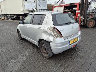 Suzuki Swift 1.3 16v picture 2