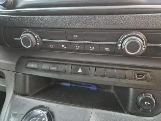 Opel Vivaro 2.0 D picture 13