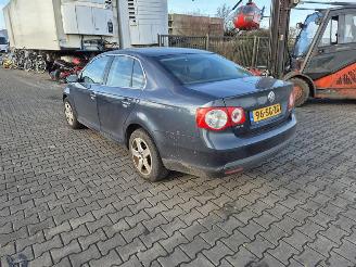 Volkswagen Jetta 2.0 FSi picture 2