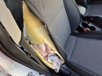 Hyundai I-20 1.0 T GDi picture 9