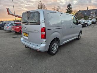 krockskadad bil bedrijf Toyota Proace 2.0 D-4D 2017/6