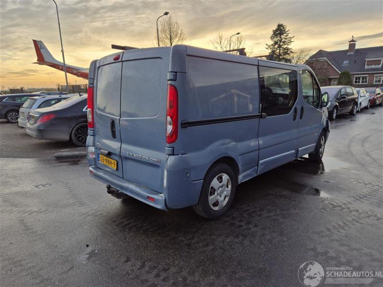 Opel Vivaro 2.5 CDTi DC