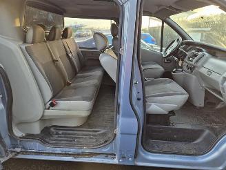 Opel Vivaro 2.5 CDTi DC picture 17