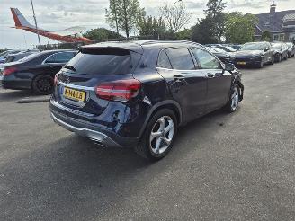 Coche accidentado Mercedes GLA 180 2017/8