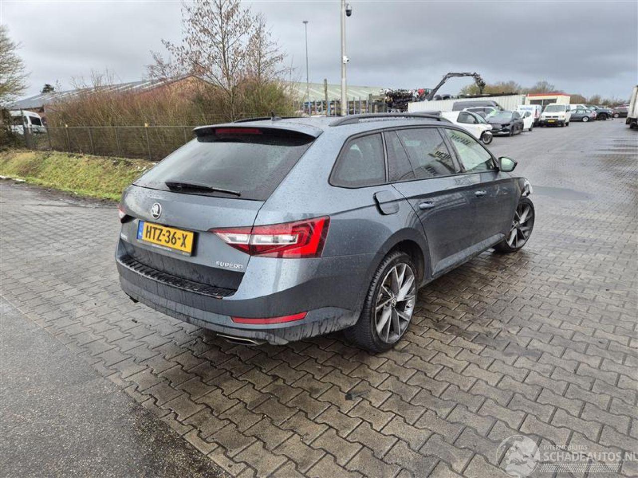 Skoda Superb combi 2.0 TSi