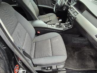 BMW 5-serie 525i Touring picture 10