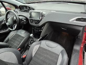 Peugeot 2008 1.2 16v picture 11