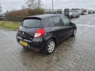 Vrakbiler auto Renault Clio 1.5 dCi 2012/9