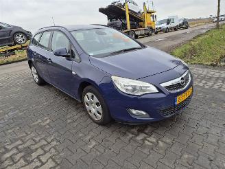 Opel Astra Sports Tourer 1.3 CDTi picture 4