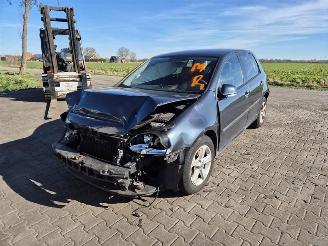 Volkswagen Golf 1.6 FSi picture 3