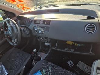 Suzuki Swift 1.3 picture 5