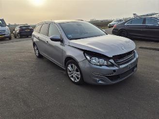 Peugeot 308 SW 1.2 12v picture 4