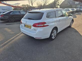 krockskadad bil auto Peugeot 308 SW 1.2 12v 2017/2