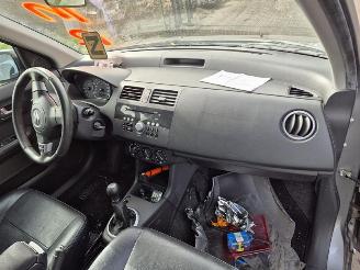 Suzuki Swift 1.3 picture 5