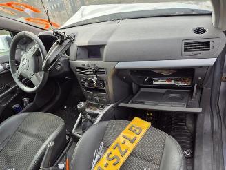 Opel Astra GTC 1.6 16v picture 5