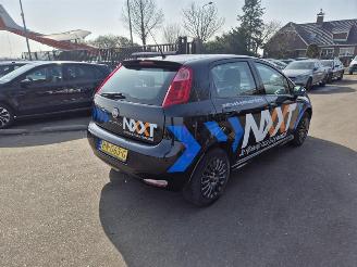 uszkodzony samochody osobowe Fiat Punto 1.3 JTD 2015/11