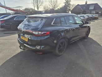 damaged passenger cars Renault Mégane Estate 1.2 Energy TCe 2018/6