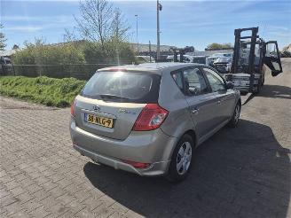 Salvage car Kia Ceed 1.4 2010/11
