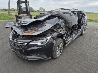 Opel Astra Sports Tourer 1.6 CDTi picture 3