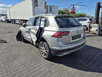 Volkswagen Tiguan 2.0 TDi picture 2