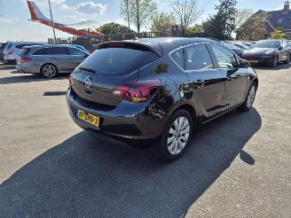 Schadeauto Opel Astra 1.7  CDTi 2012/3