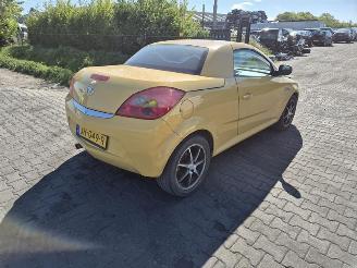 Vrakbiler auto Opel Tigra 1.4 2005/1