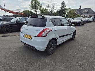 krockskadad bil auto Suzuki Swift 1.2  16v 2010/10