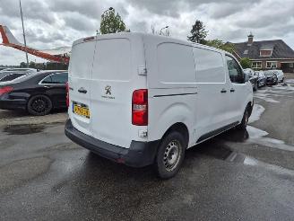 krockskadad bil auto Peugeot Expert 2.0 BlueHDi 2017/9