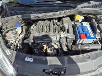 Peugeot 208 1.2 Vti picture 8