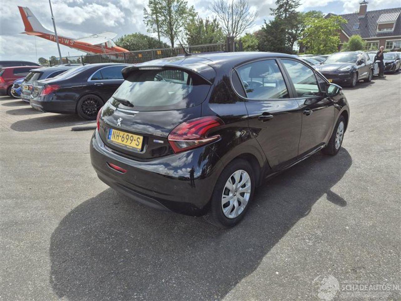 Peugeot 208 1.2 Vti