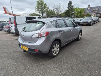 skadebil auto Mazda 3 1.6  i 2009/8