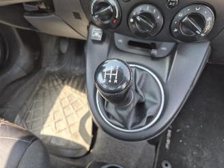Mazda 2 1.3 picture 7