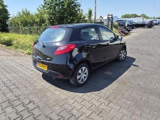 Purkuautot passenger cars Mazda 2 1.3 2011/11