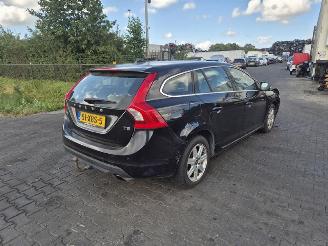 Vrakbiler auto Volvo V-60 T3 2012/5