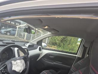 Peugeot 108 1.0 12v picture 9