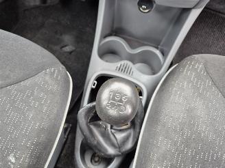 Peugeot 107 1.0 12v picture 9