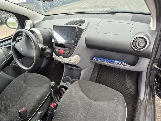 Peugeot 107 1.0 12v picture 7