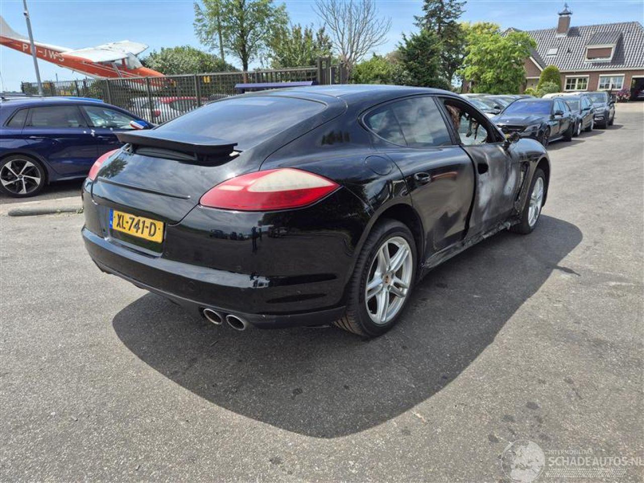 Porsche Panamera 4S