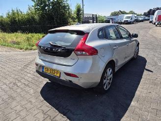  Volvo V-40 T2 2018/5