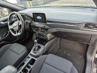 Ford Focus Wagon 1.0 EcoBoost Hybrid picture 9