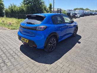 demontáž osobní automobily Peugeot 208 1.2 Vti 2022/4