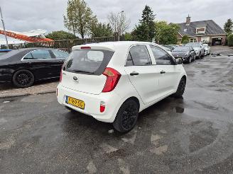 skadebil auto Kia Picanto 1.0 12v 2013/12