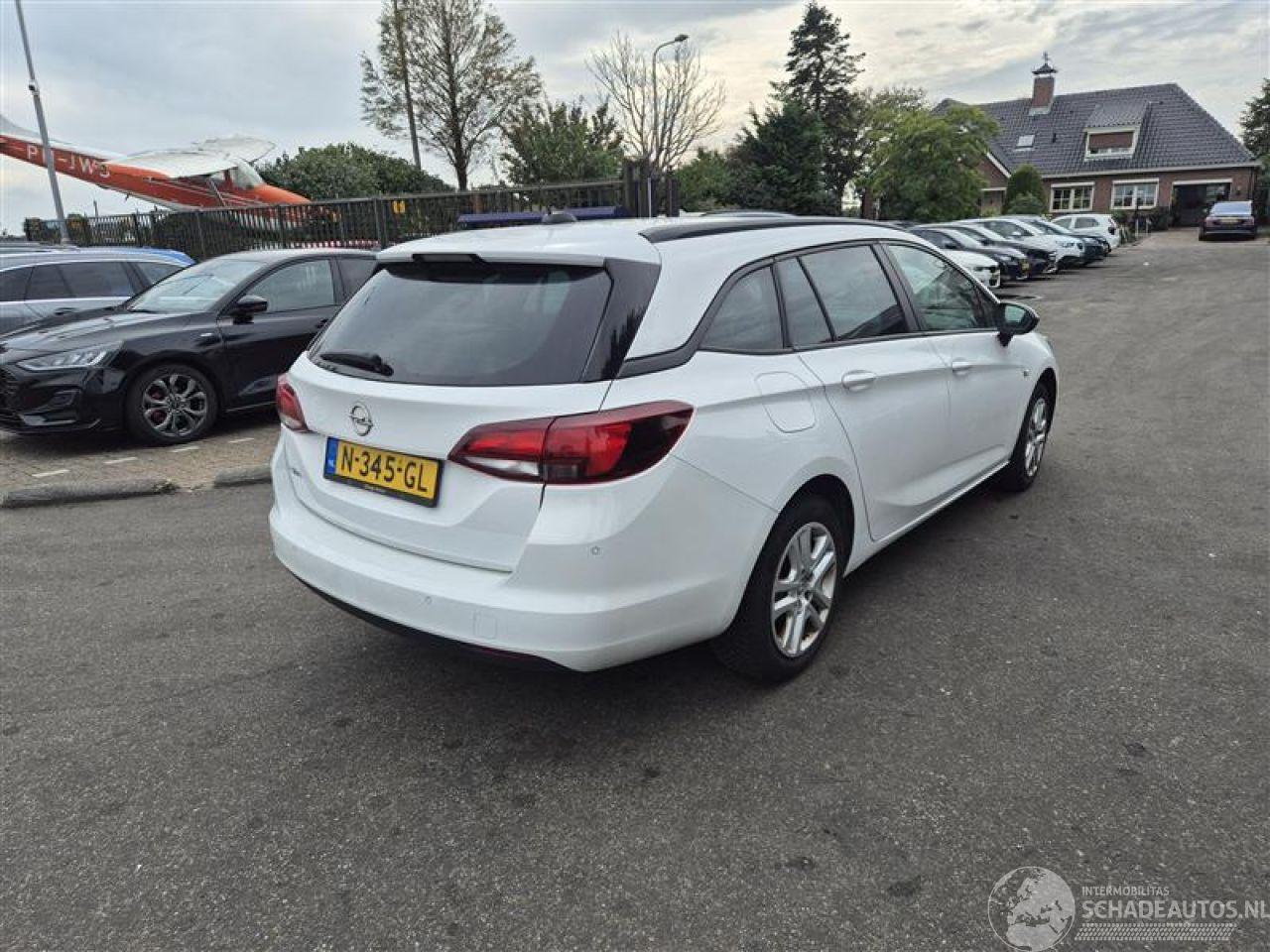 Opel Astra SPORTS TOURER 1.2 Turbo