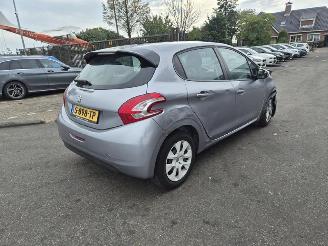 skadebil auto Peugeot 208 1.2 Vti 2019/12