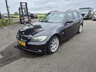 BMW 3-serie 325i Touring picture 3