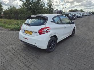 Auto da rottamare Peugeot 208 1.2 Vti 2012/8