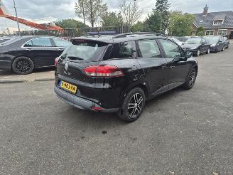 skadebil auto Renault Clio GrandTour 1.2 16v 2013/10