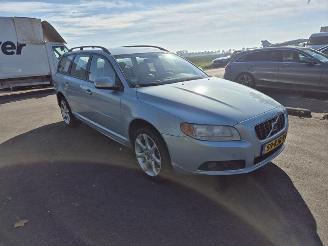 Volvo V-70 D5 picture 4